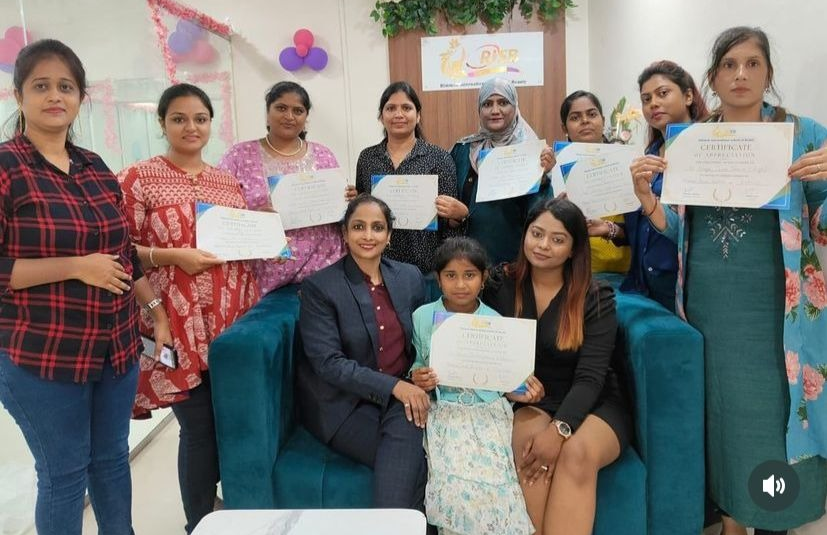 “Eyebrow consultation for semi-permanent brow treatment in Pune clinic”